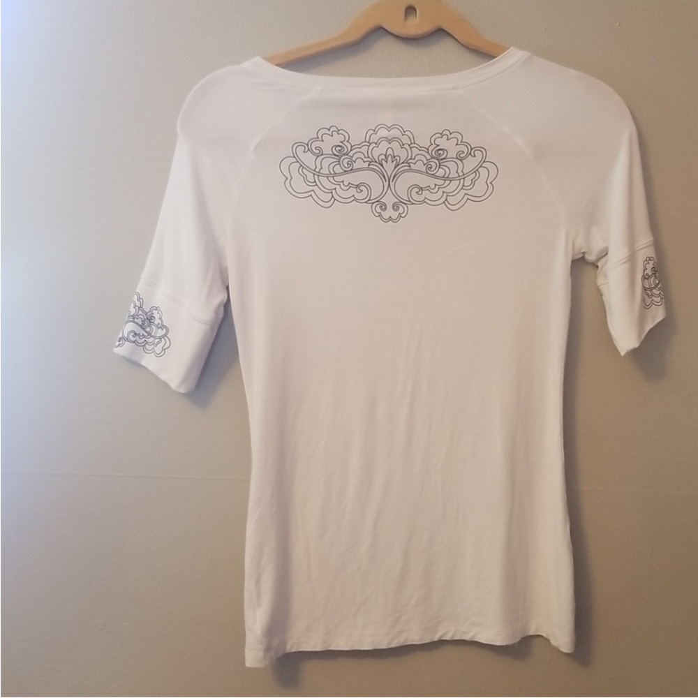 Aventura White Short Sleeve Tee with Gray Graphic